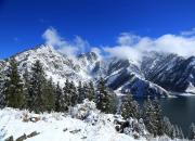 奇山偉岳稱雄峻——新疆天山（陳玉民）